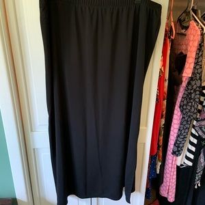 Black Maxi skirt with side slit. 2X